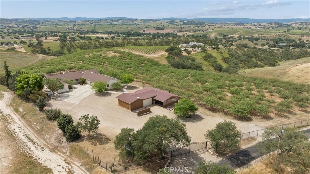5565 High Ridge Property Photo 2