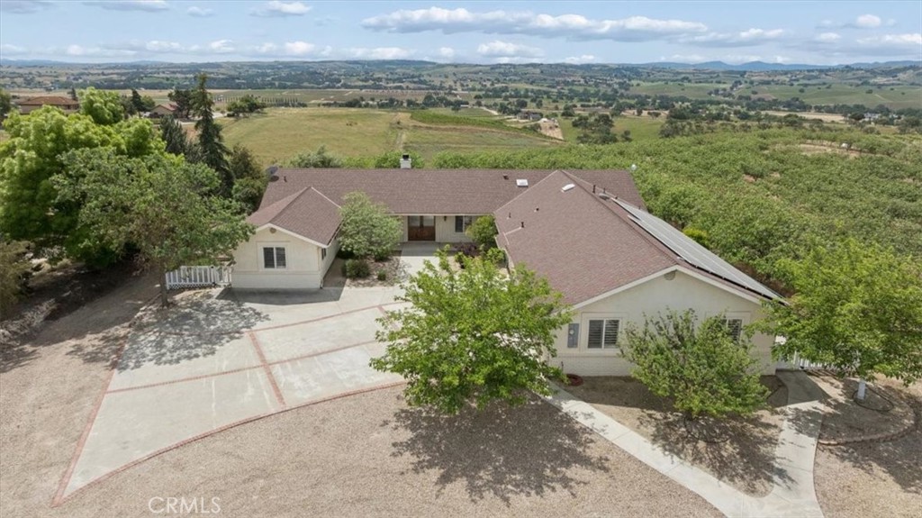 5565 High Ridge Property Photo 5
