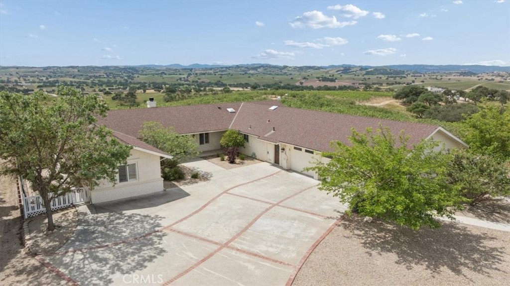 5565 High Ridge Property Photo 6