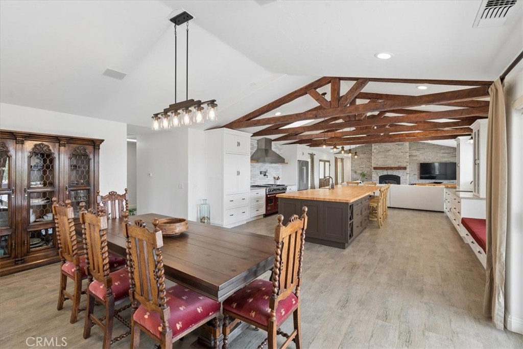 5565 High Ridge Property Photo 19
