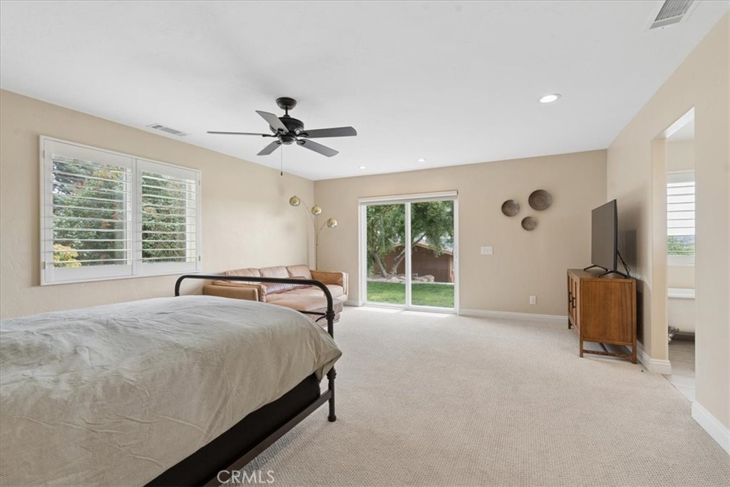 5565 High Ridge Property Photo 29