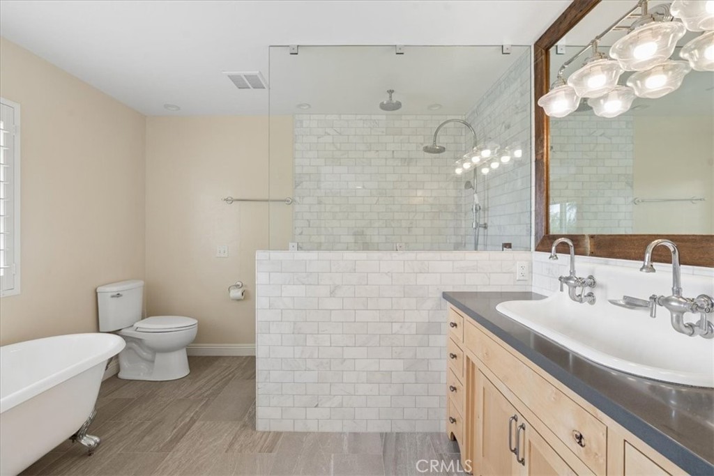 5565 High Ridge Property Photo 32