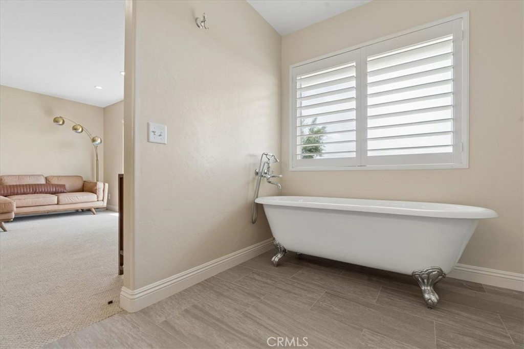 5565 High Ridge Property Photo 33