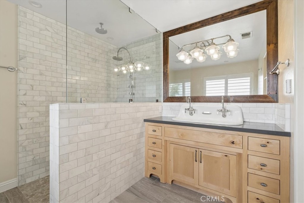 5565 High Ridge Property Photo 34
