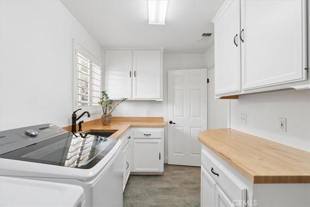5565 High Ridge Property Photo 47