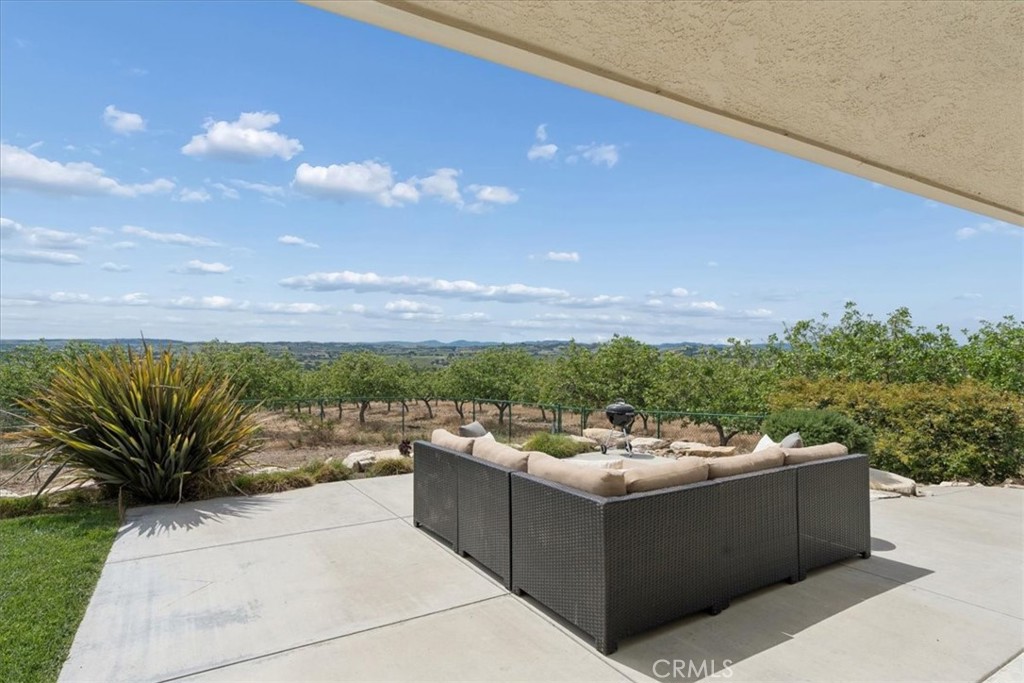 5565 High Ridge Property Photo 56