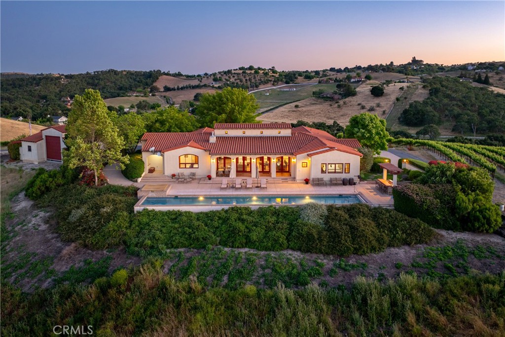 4550 Almond Property Photo 5