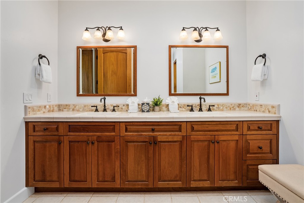 4550 Almond Property Photo 32