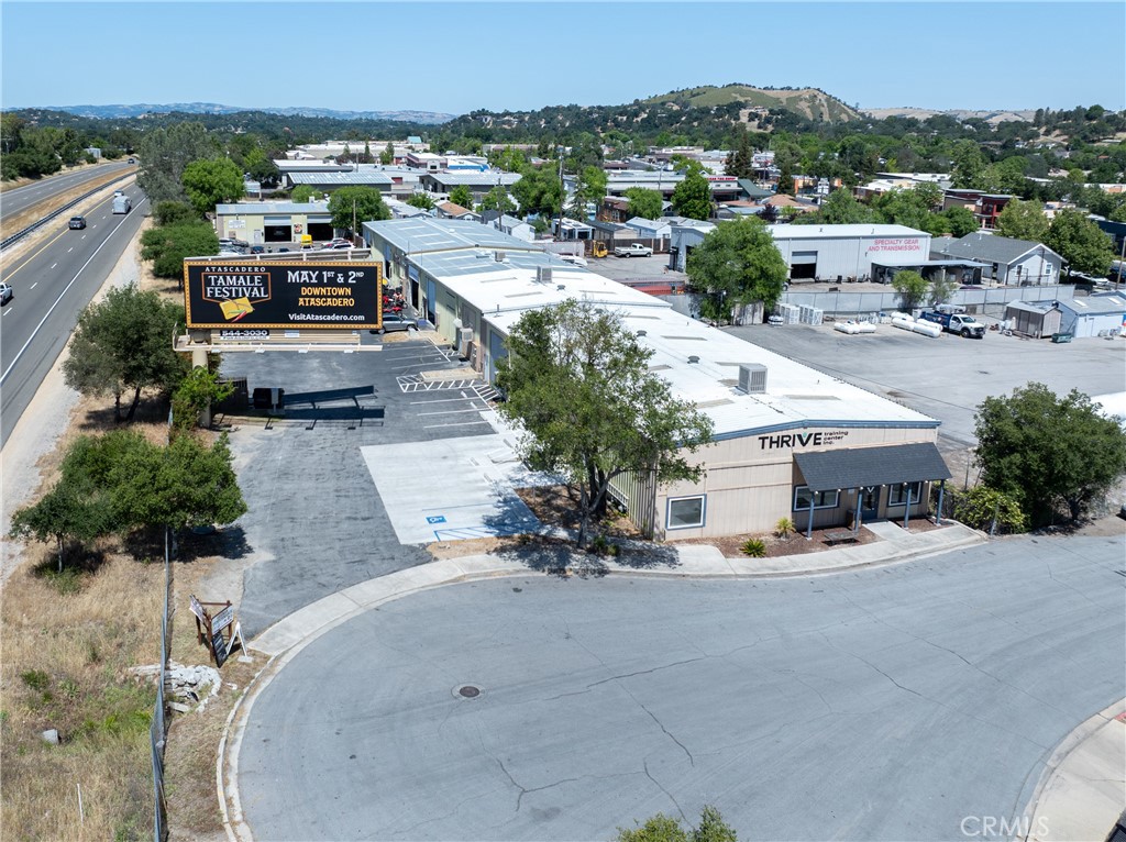 8981 La Linia Property Photo 4