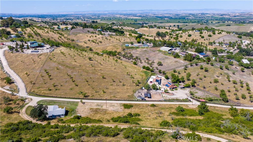 3890 Hillcrest Property Photo 1