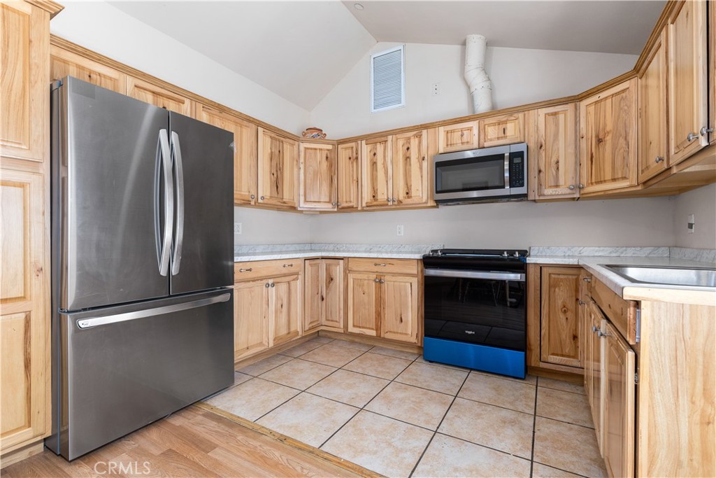 3890 Hillcrest Property Photo 16