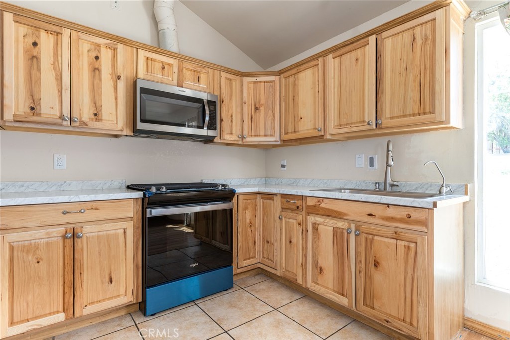 3890 Hillcrest Property Photo 17