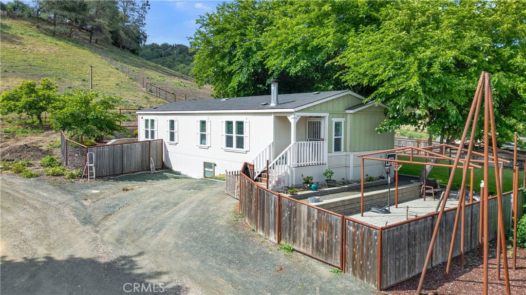 5005 E Highway 41 Property Photo 1