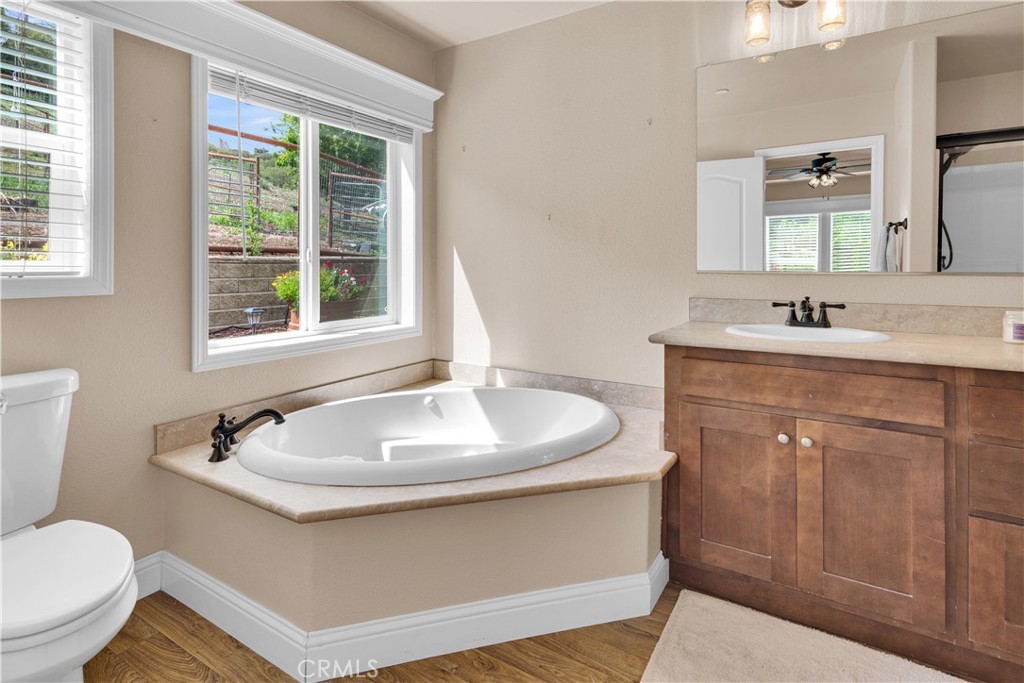 5005 E Highway 41 Property Photo 15