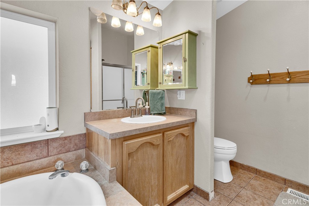 5005 E Highway 41 Property Photo 32