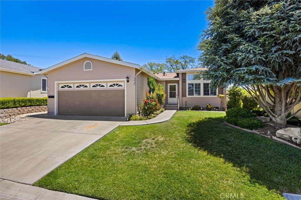 372 Lark Drive Property Photo 1
