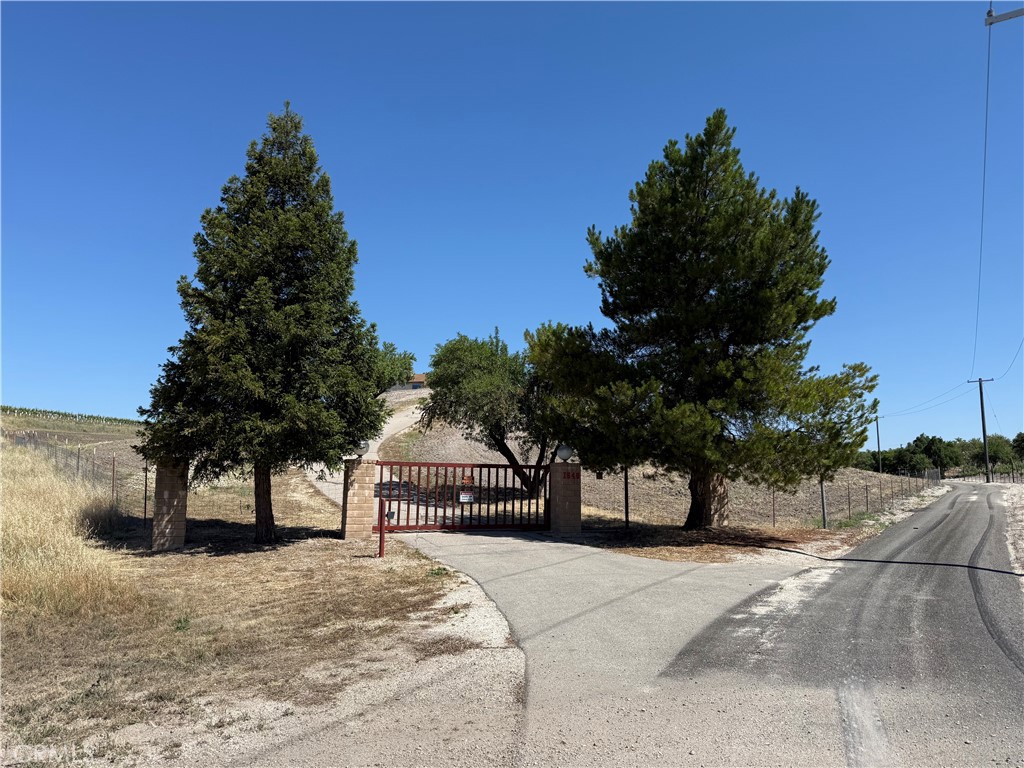 1640 Valley Quail Property Photo 1
