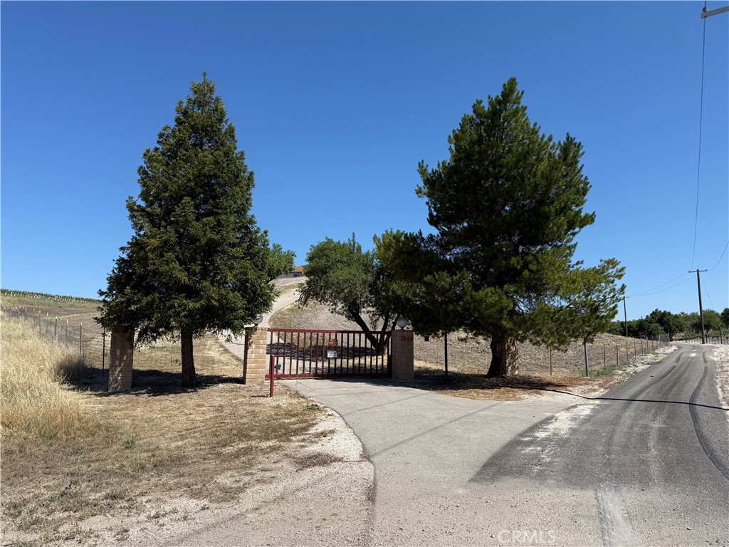 1640 Valley Quail Property Photo 1