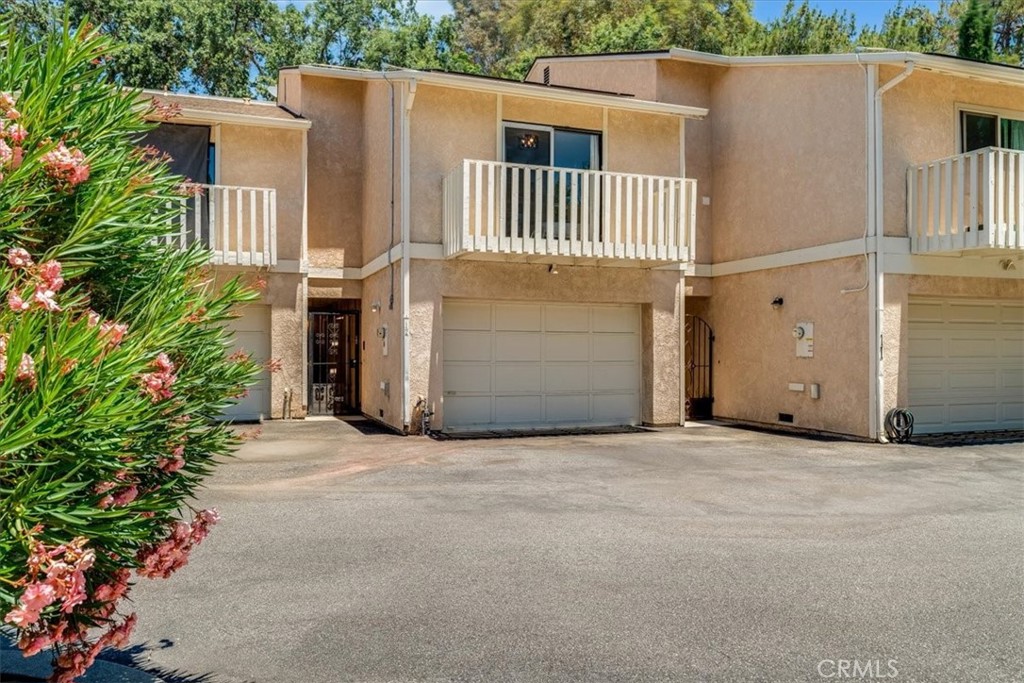 12 Green Court Property Photo 1
