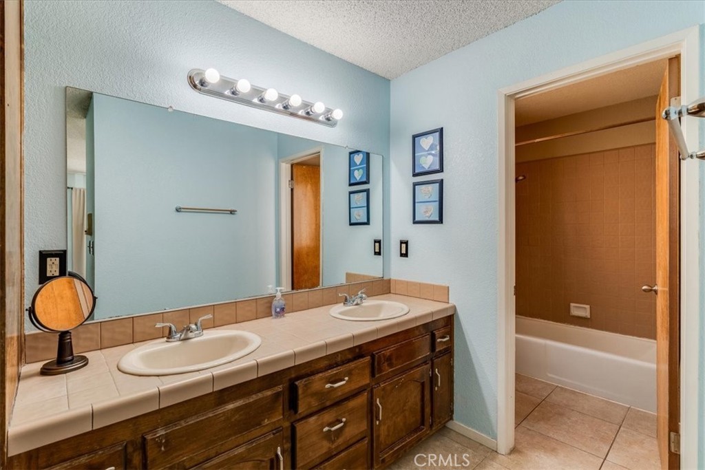 12 Green Court Property Photo 14