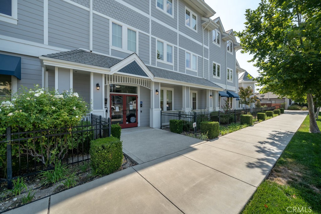 1224 Vine Property Photo 5