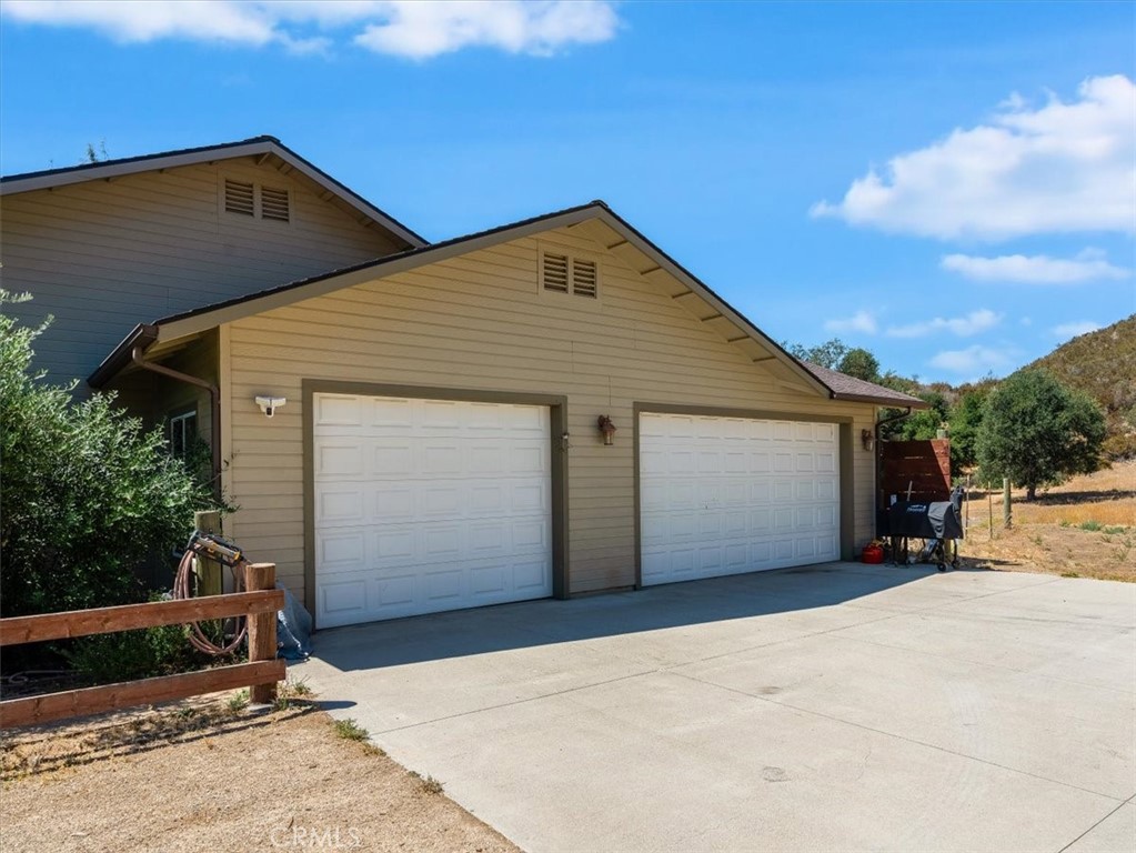 1575 Parkhill Road Property Photo 6