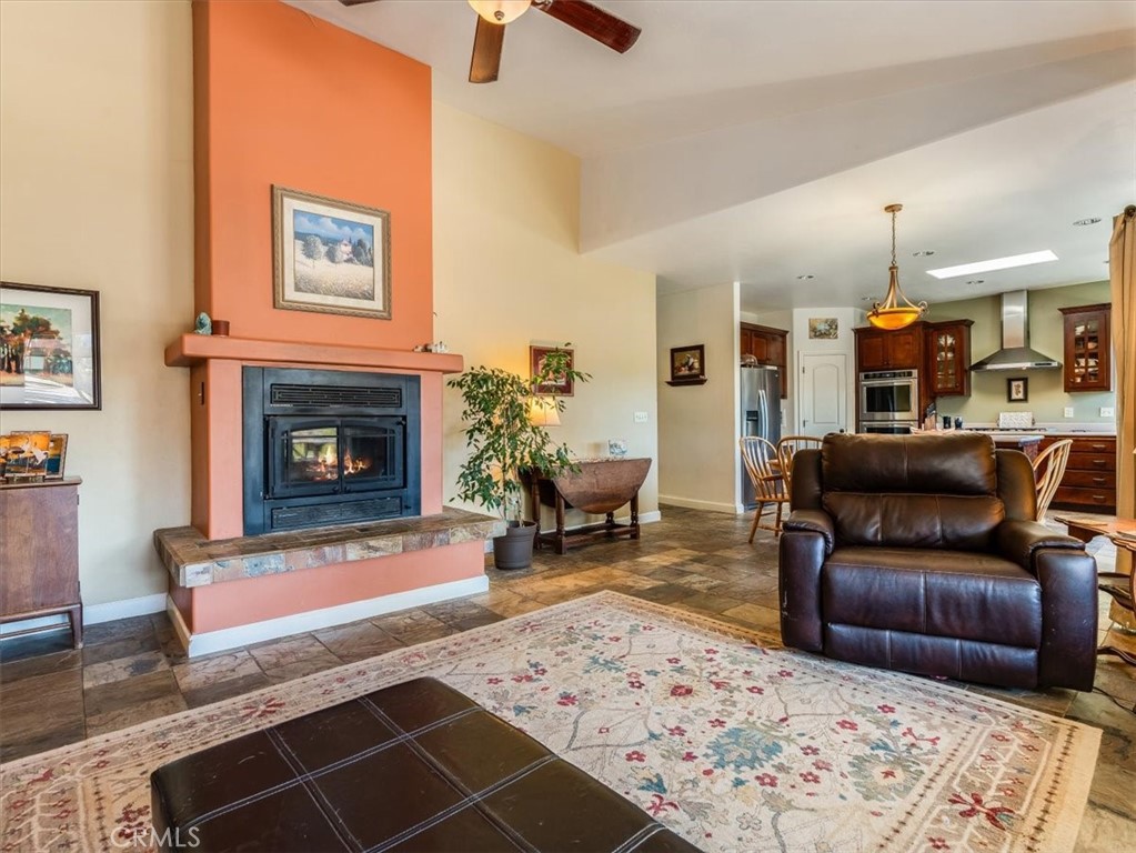 1575 Parkhill Road Property Photo 11