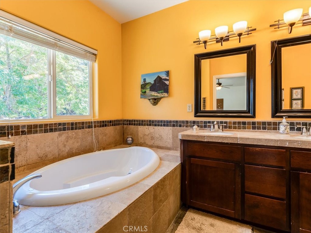 1575 Parkhill Road Property Photo 30