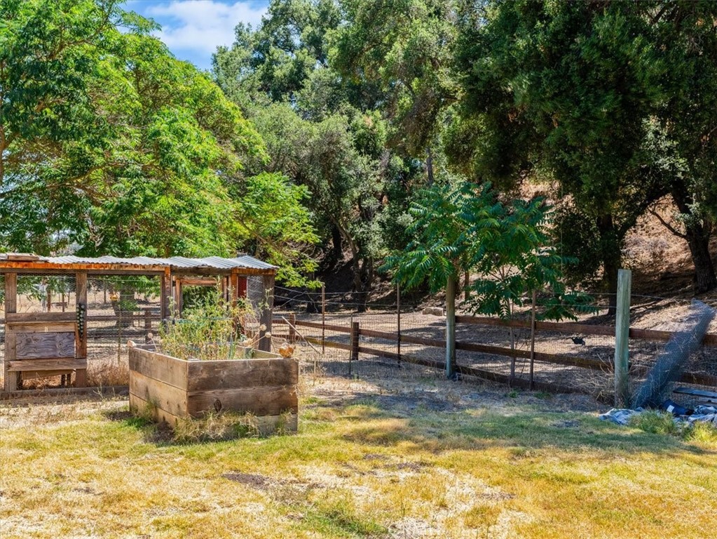 1575 Parkhill Road Property Photo 45