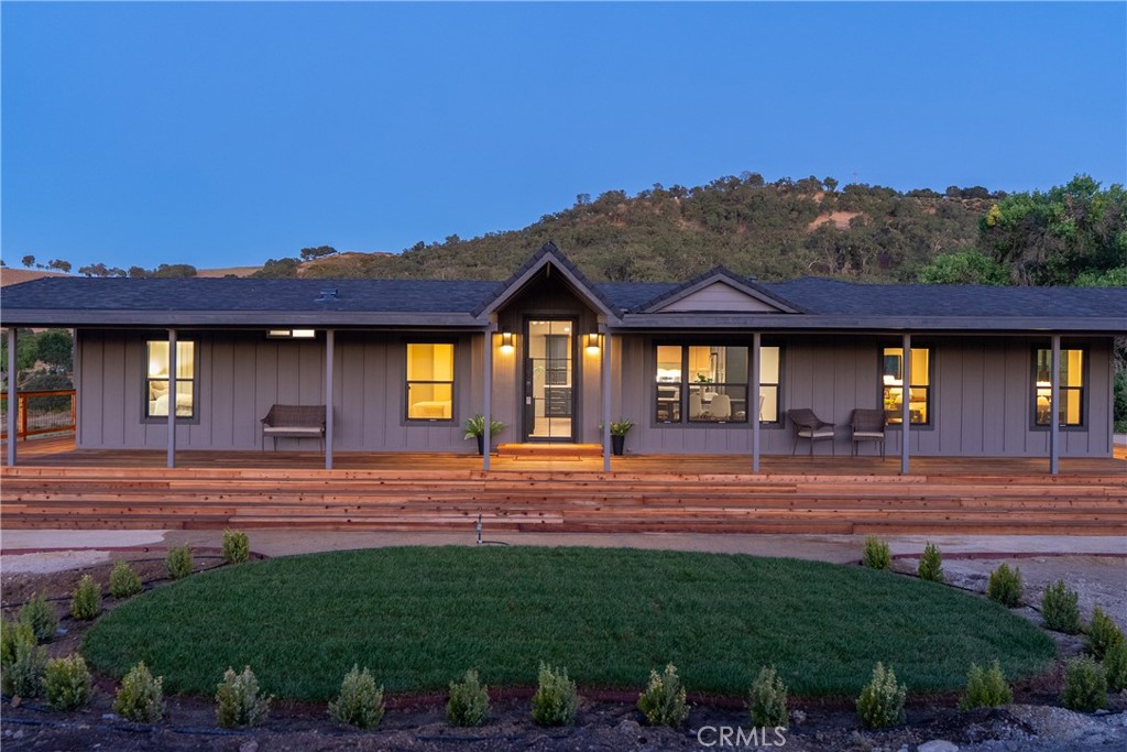 4475 Interlake Property Photo 1