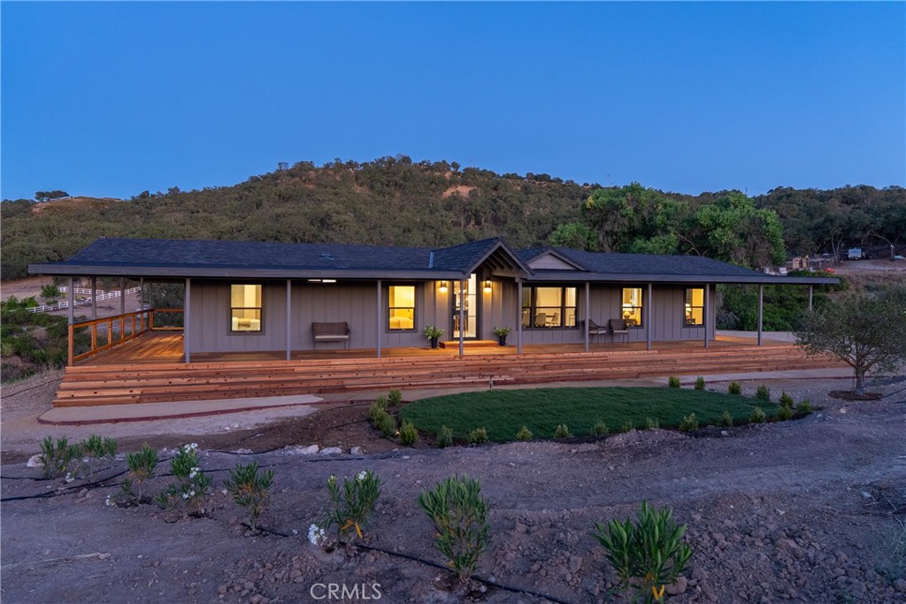4475 Interlake Property Photo 6