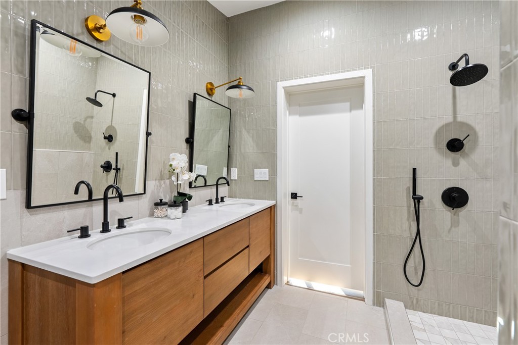 4475 Interlake Property Photo 33