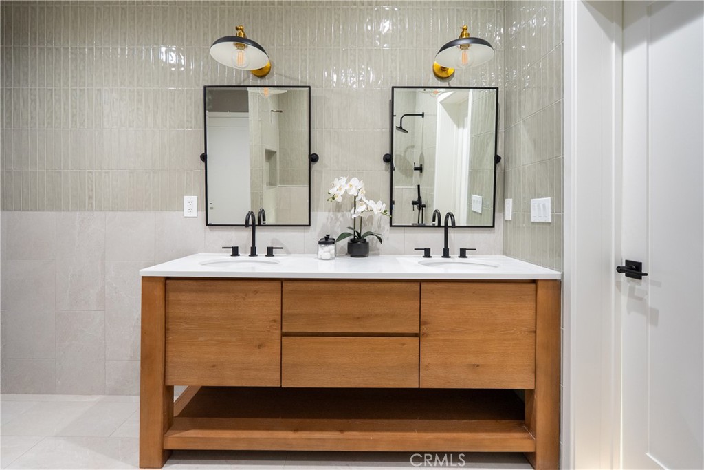 4475 Interlake Property Photo 35