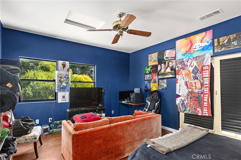 3180 Willow Creek Road Property Photo 27