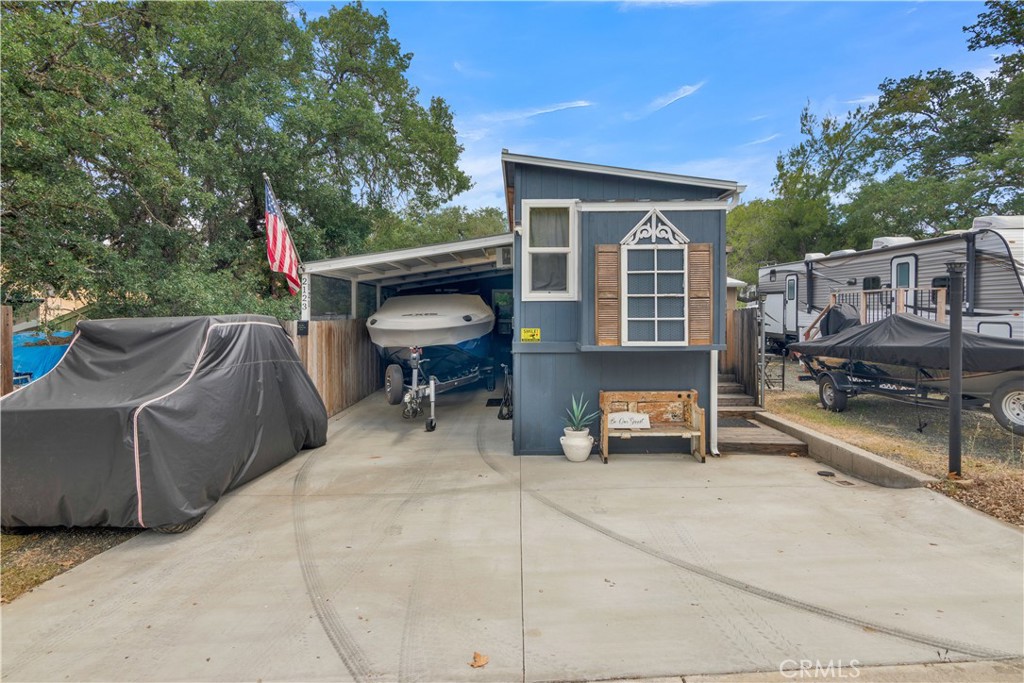 2123 Yellow Feather Property Photo 2