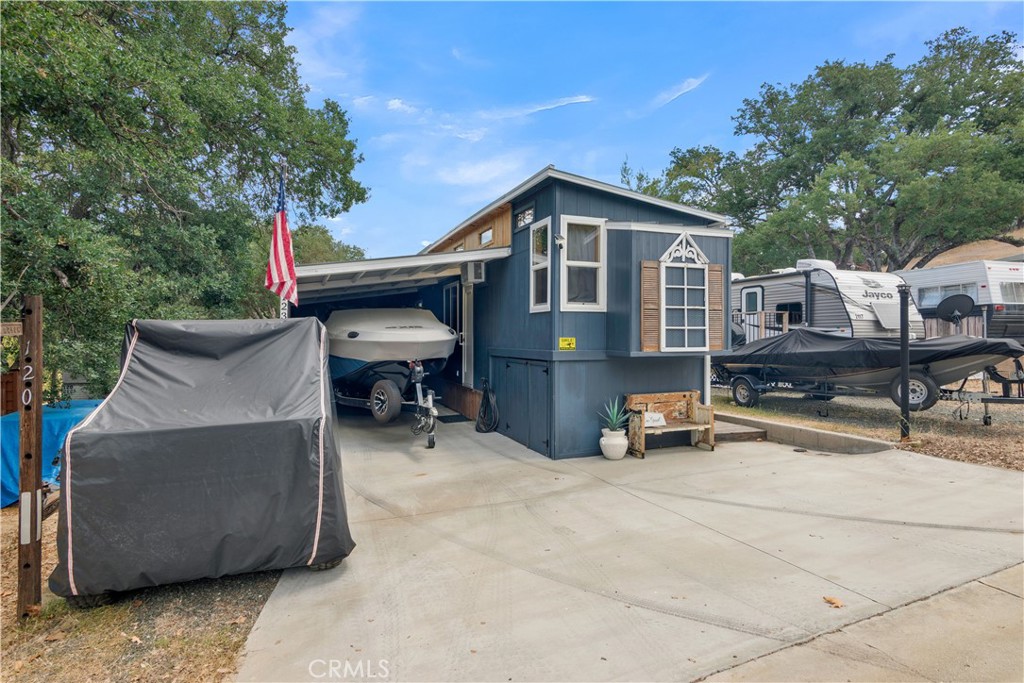 2123 Yellow Feather Property Photo 3