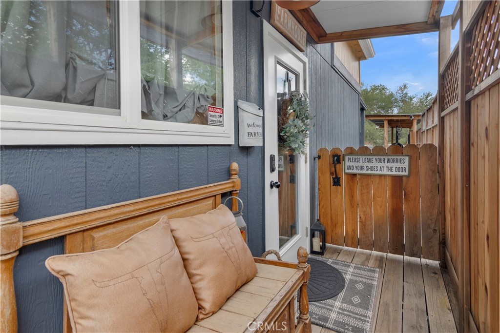 2123 Yellow Feather Property Photo 4