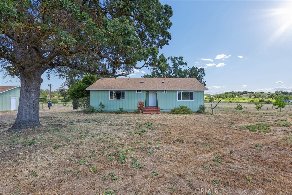 335 Phillips Property Photo 7