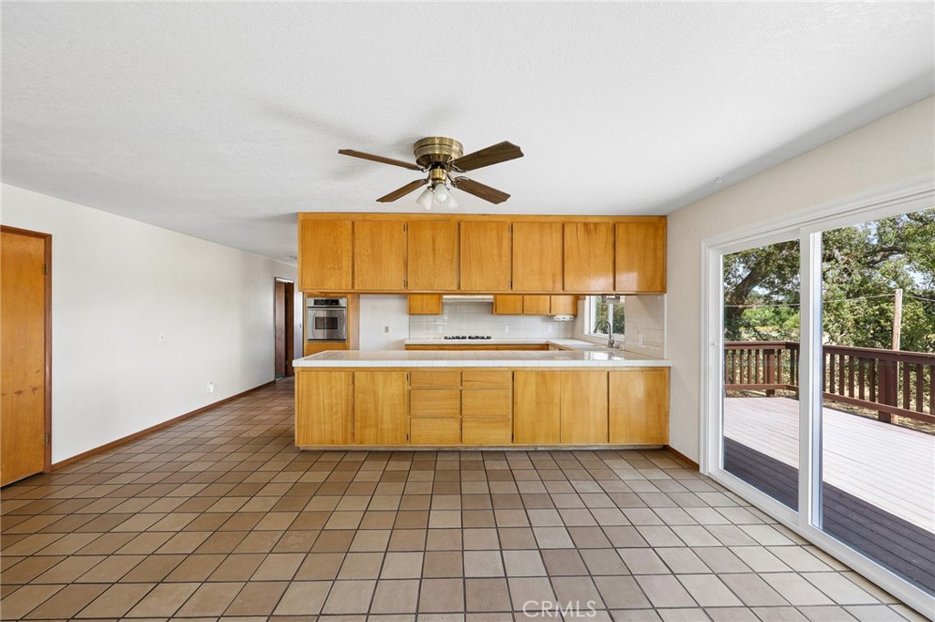 335 Phillips Property Photo 12