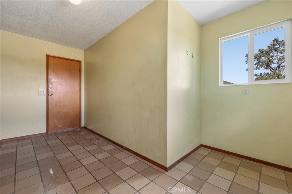335 Phillips Property Photo 16