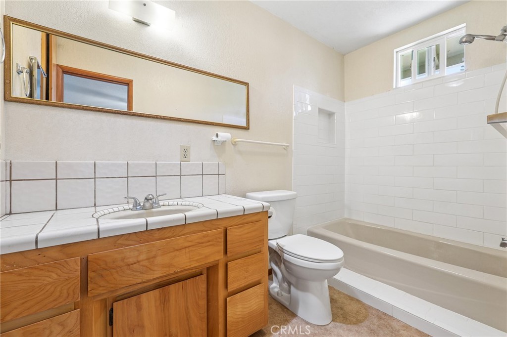 335 Phillips Property Photo 18