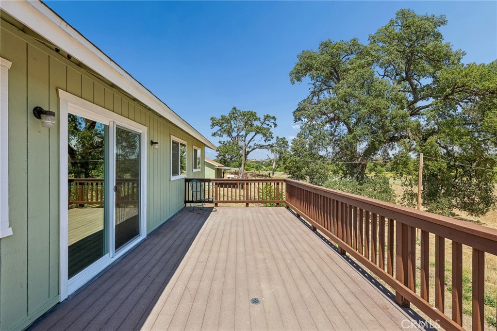 335 Phillips Property Photo 23