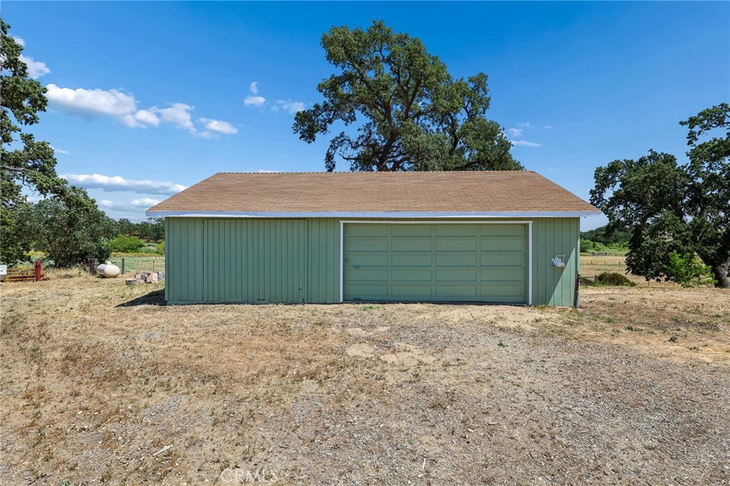 335 Phillips Property Photo 24