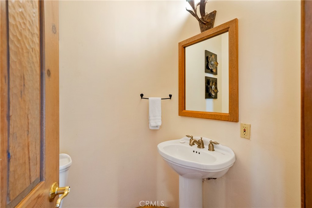 7568 Creston Property Photo 17