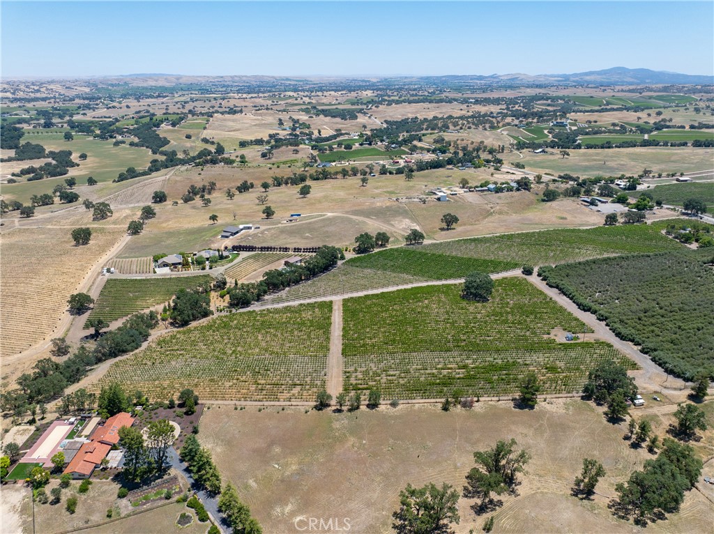 175 White Hawk Property Photo 10