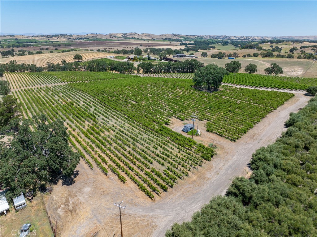 175 White Hawk Property Photo 13