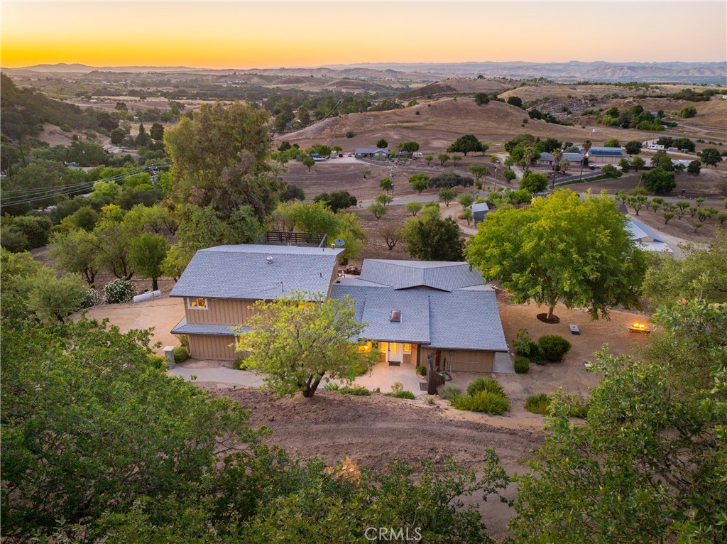 1745 Adelaida Property Photo 3