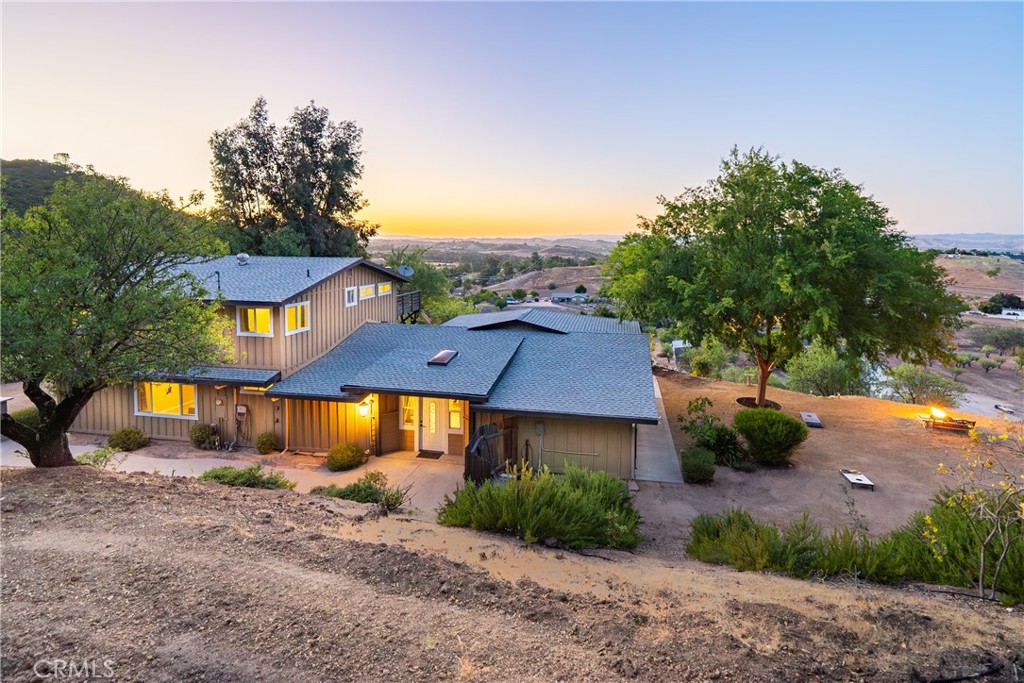 1745 Adelaida Property Photo 4