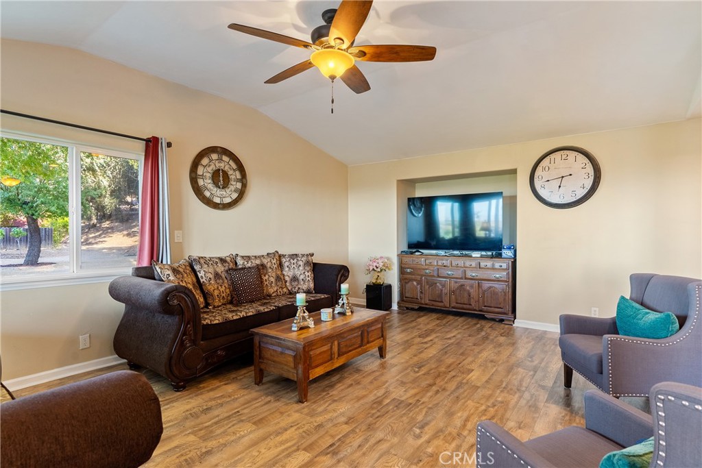 1745 Adelaida Property Photo 14