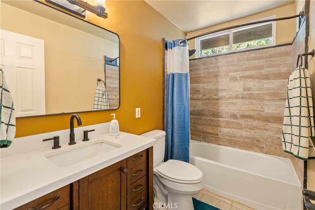 1745 Adelaida Property Photo 19